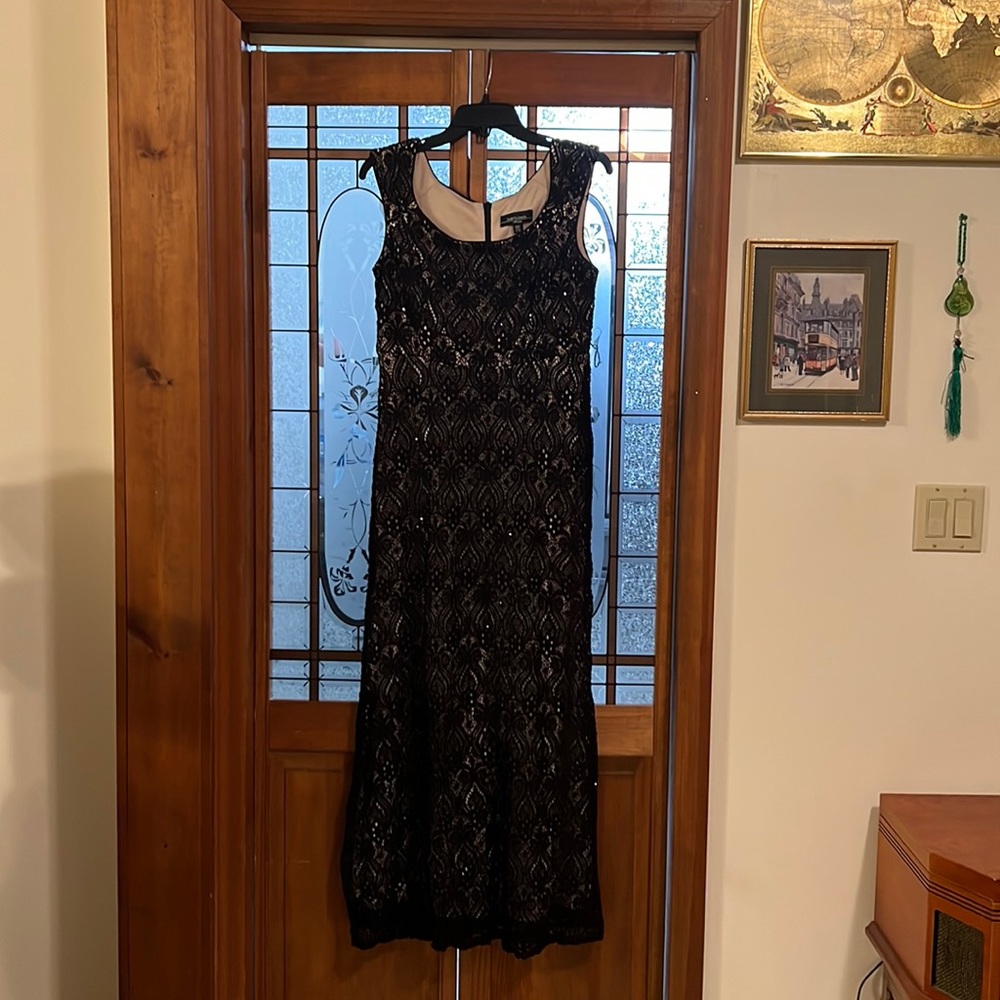 BLACK LACE DRESS